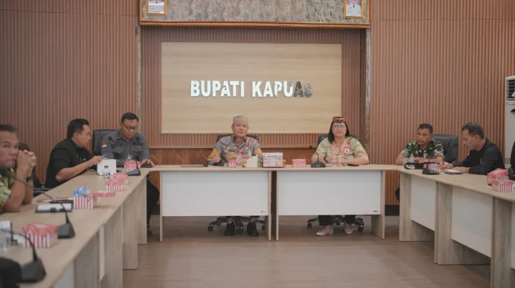 Sekda Kapuas Pimpin Rapat Evaluasi Stok dan Kelancaran Distribusi BBM