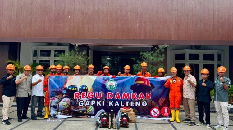 Bantu Penanganan Karhutla, Gapki Kalteng Kerahkan Regu Damkar