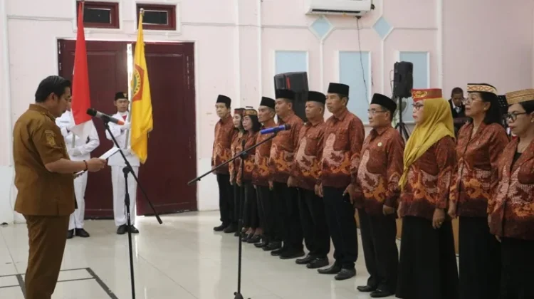 Kukuhkan Pengurus PWRI, Pemkab Pulang Pisau Dorong Kontribusi Para Purnabakti
