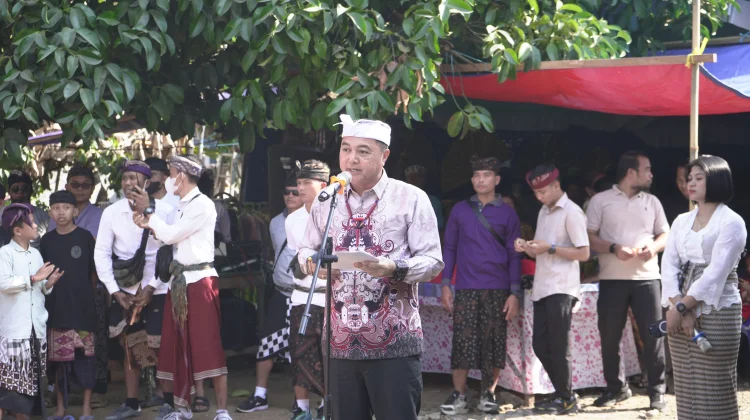 Wabup Kapuas Lepas Bade Ngaben Massal Banjar Merta di Desa Batu Nindan