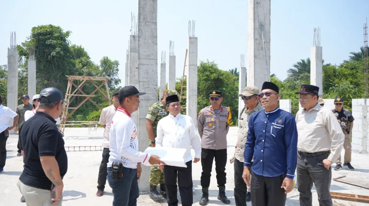 Bupati Kapuas Monitoring Jalan Saka Mangkahai dan Jalan Sei Pitung