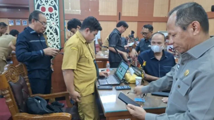 Anggota DPRD Palangka Raya Serentak Aktivasi Identitas Kependudukan Digital