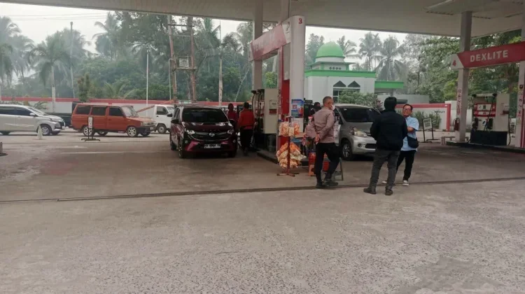 Antrean BBM Kembali Panjang, DPRD Palangka Raya Usulkan SPBU Buka 24 Jam