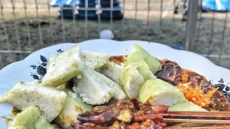 Dibalik Keunikan Nama Kuliner Sate Lalat
