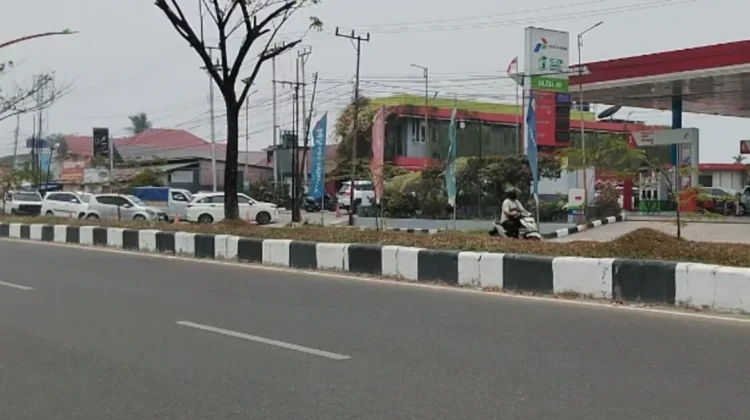 Antrean Panjang SPBU di Palangka Raya, Tim Gabungan Dikerahkan Atur Lalu Lintas