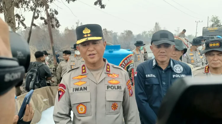 Kapolda Kalteng Bersama Pangdam Kerahkan Helikopter Water Bombing