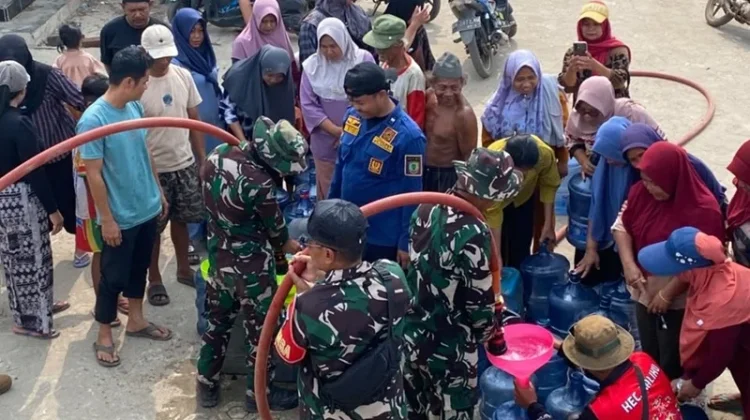 Pemkab Pulang Pisau-Kodim 1011/KLK Salurkan Air Bersih