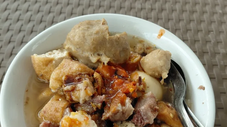 Dibalik Rasanya yang Lezat Konsumsi Tetelan Daging Tetap Harus Dibatasi