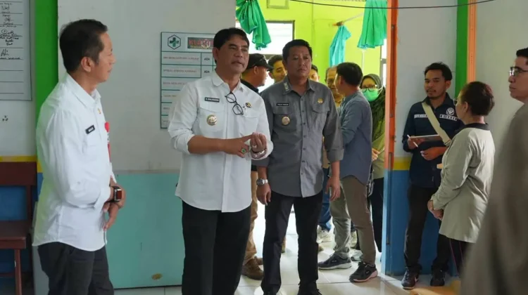 Bupati Shalahuddin Tinjau Fasilitas Pendidikan dan Kesehatan Batu Raya