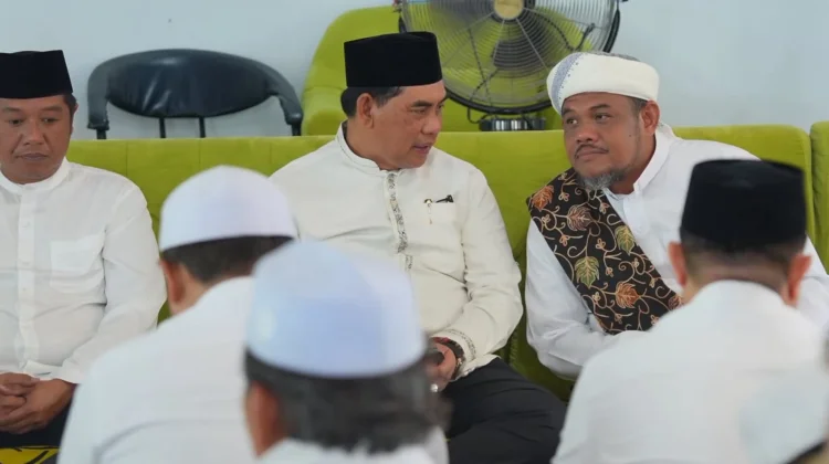 Mengenang Keteladanan Abuya Syeikh, Menyambung Silaturahmi