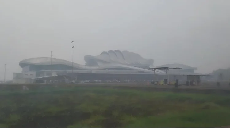 Kabut Asap Ganggu Penerbangan di Bandara Tjilik Riwut