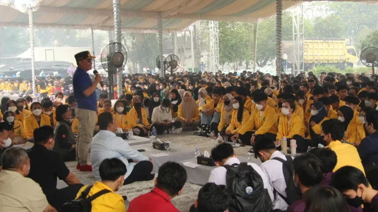 Sebanyak Tiga Ribu Mahasiswa Terdampak Karhutla Terima Bantuan