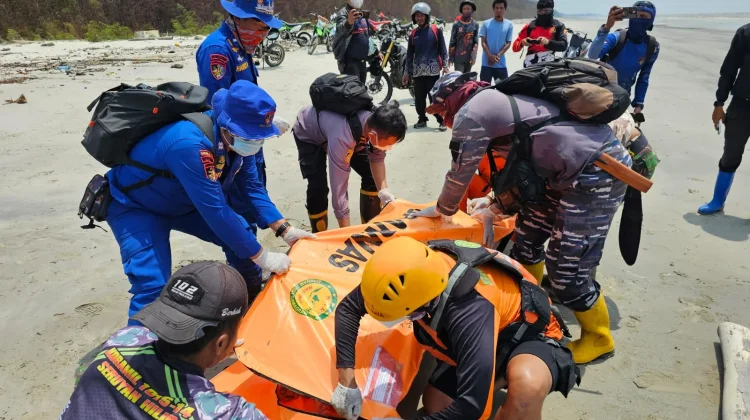 Tim SAR Gabungan Evakuasi Dua Jenazah di Seruyan Hilir, Diduga Penumpang KM Virgo