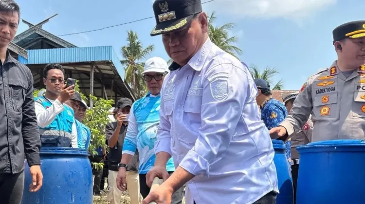 Air Warga Mulai Asin, Pemkab Kotim Distribusikan Bantuan Air Bersih