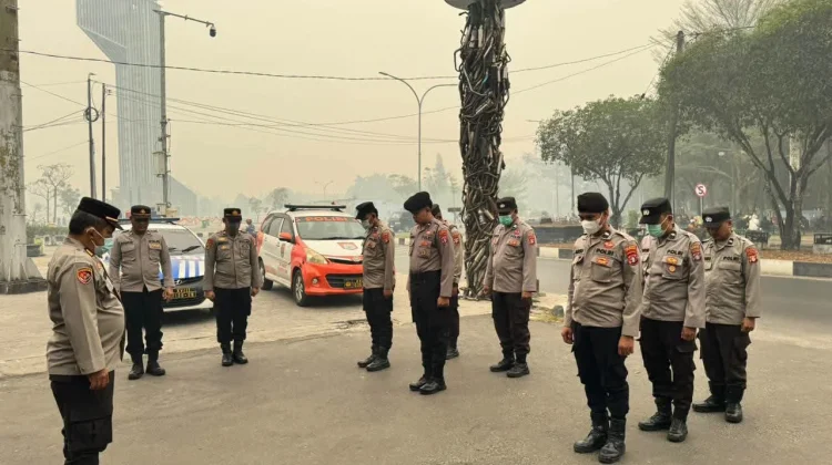 Personel Polresta Siaga Karhutla di Kameloh dan Tabat Kalsa