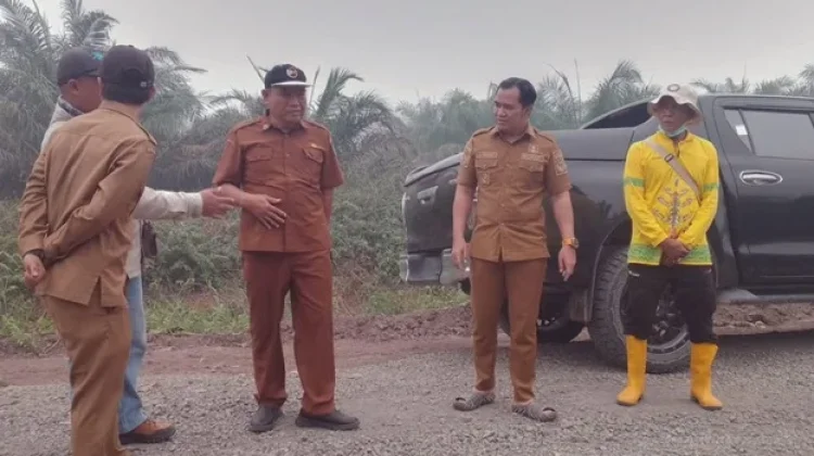 Tinjau Rekonstruksi Jalan, Bupati Pulpis Pastikan Akses Desa Lancar