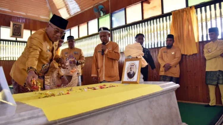 Upacara Ziarah Makam Pendiri Kobar Berlangsung Khidmat