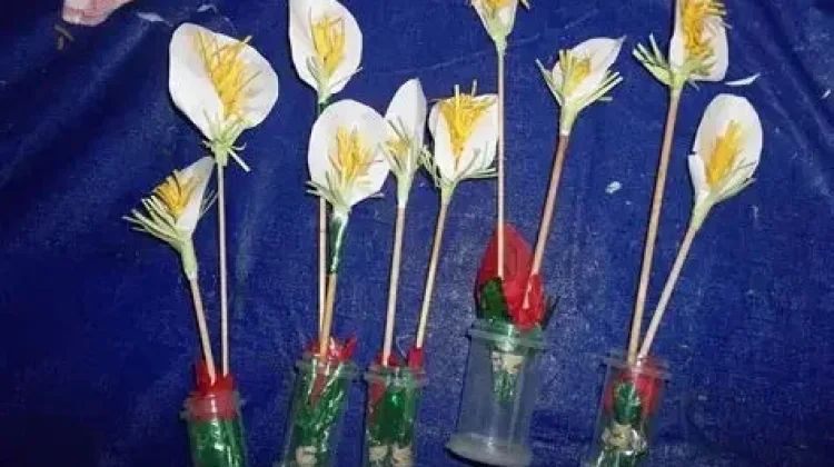 Merangkai Bunga Kertas untuk Keterampilan Anak Sekolah