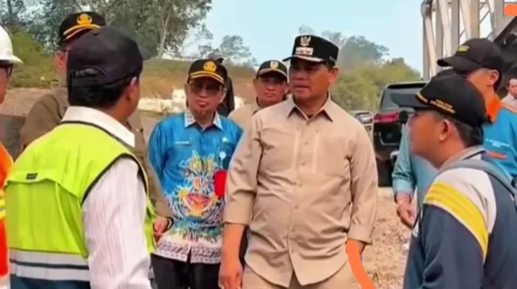 Bupati Barito Utara Pantau Perkembangan Jembatan Lemo