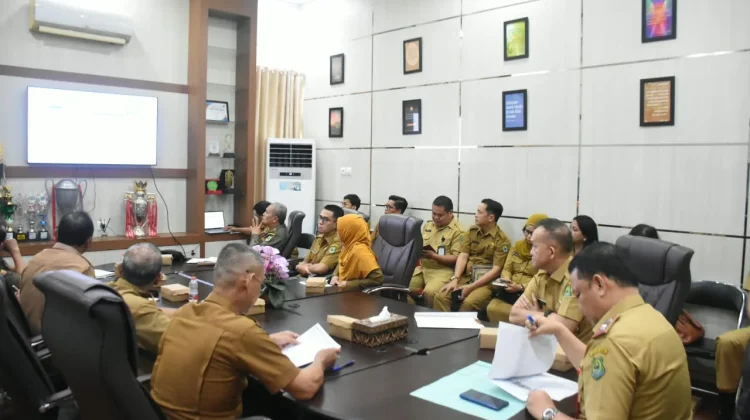 Sekda Kapuas Pimpin Rapat Evaluasi Relokasi Pasar Ikan Grosir