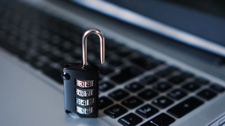 Waspadai Risiko Peretasan di Era Digital