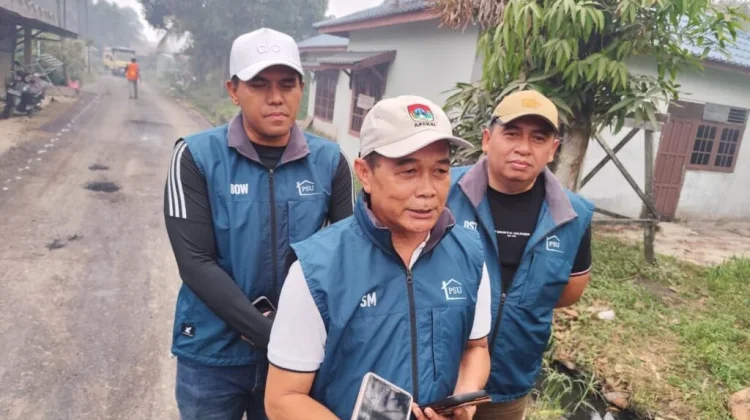 Disperkimtan Palangka Raya Perbaiki Jalan Rusak di Permukiman