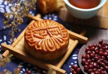 Kue Bulan dalam Tradisi Masyarakat Tionghoa