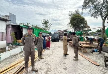 Satpol PP Kobar Tata PKL Udan Said