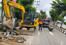 Pembongkaran Awal Pelebaran Jalan Yetro Sinseng Muara Teweh