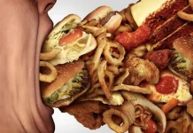 Makan Berlebihan saat Berbuka Ganggu Pencernaan
