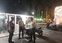 Personel Samapta Polresta Patroli ke Bank Kalteng
