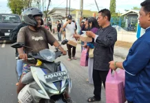 PWI Kalteng Bagikan Ratusan Paket Takjil Gratis