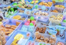 Warung Takjil Ramadhan Ramai Pembeli