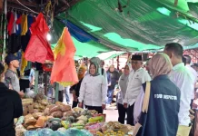 Pantau Harga Sembako, Pemkab Kobar Tinjau Pasar jelang Lebaran