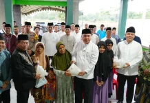 Pemkab Kapuas Salurkan Kartu Huma Betang dan Paket Sembako di Mantangai