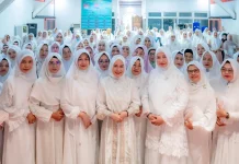 Penasehat Al Mar’atusshalihah Kapuas Hadiri Kegiatan Berbagi Berkah