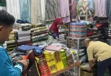 Geliat Ekonomi Menjelang Lebaran, Warga Berburu Baju Baru