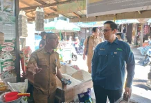Pemko Palangka Raya Subsidi Pedagang untuk Tekan Kenaikan Harga Daging Ayam