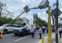 Truk Tabrak Lari Fasilitas Umum, Pelaku dalam Pencarian