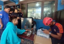 Damkar Bantu Lepas Cincin dari Jari Pemuda yang Bengkak