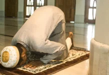 Sholat Menjadi Pondasi yang Menguatkan Iman Kita