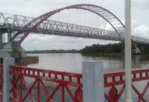 Wisata Jembatan Kahayan Ramai Saat Libur Panjang Idulfitri