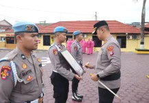 Polres Kobar Gelar Upacara Kenaikan Pangkat dan PTDH, Kapolres: Jaga Integritas