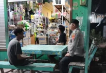 Ngopi Bersama Warga, Polsek Rakumpit Jelaskan Manfaat Polri 110