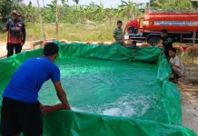 Atasi Krisis Air Bersih, BPBD Kobar Suplai 12 Ribu Liter Air ke Desa Natai Baru