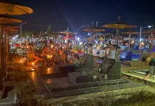Warga Padati Makam Kristen Palangka Raya sebelum Paskah