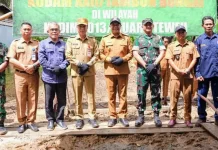 Wabup Barut Tancapkan Tiang Pertama Pembangunan Jembatan Garuda