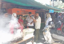 Tertibkan PKL, Satpol PP Kobar Ajak Pedagang Taat Aturan