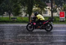 Meski Panas, Palangka Raya Tetap Diguyur Hujan