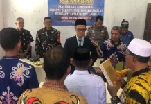Camat Pulau Hanaut Lantik PAW Anggota BPD Desa